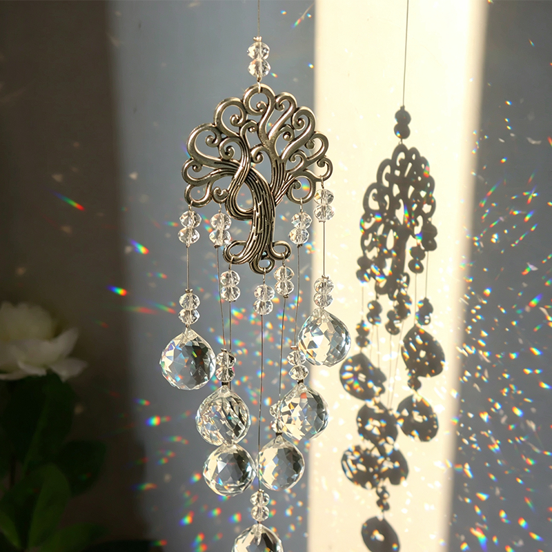 🌳 50% DE RÉDUCTION ☀️ Pendentif attrape-soleil cristal arbre de vie – Fines facettes, reflets lumineux & design symbolique – Parfait pour la décoration intérieure, le jardin ou en cadeau – apporte lumière et sérénité ✨🏡🕊️